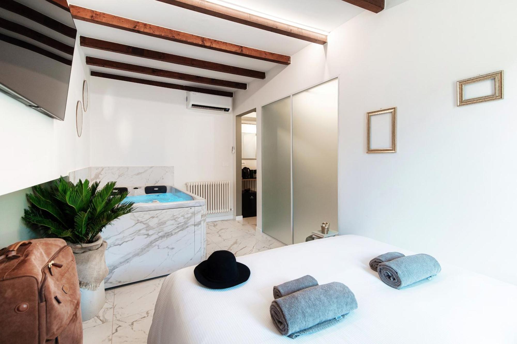 Sahara & Amazzonia Luxury Rooms- The House Of Travelers Appartement Como